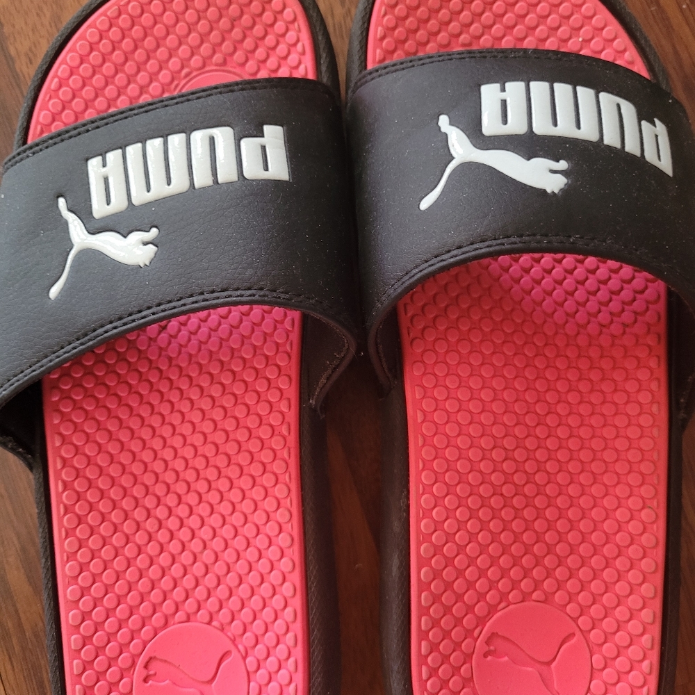 Big girls Puma sandals